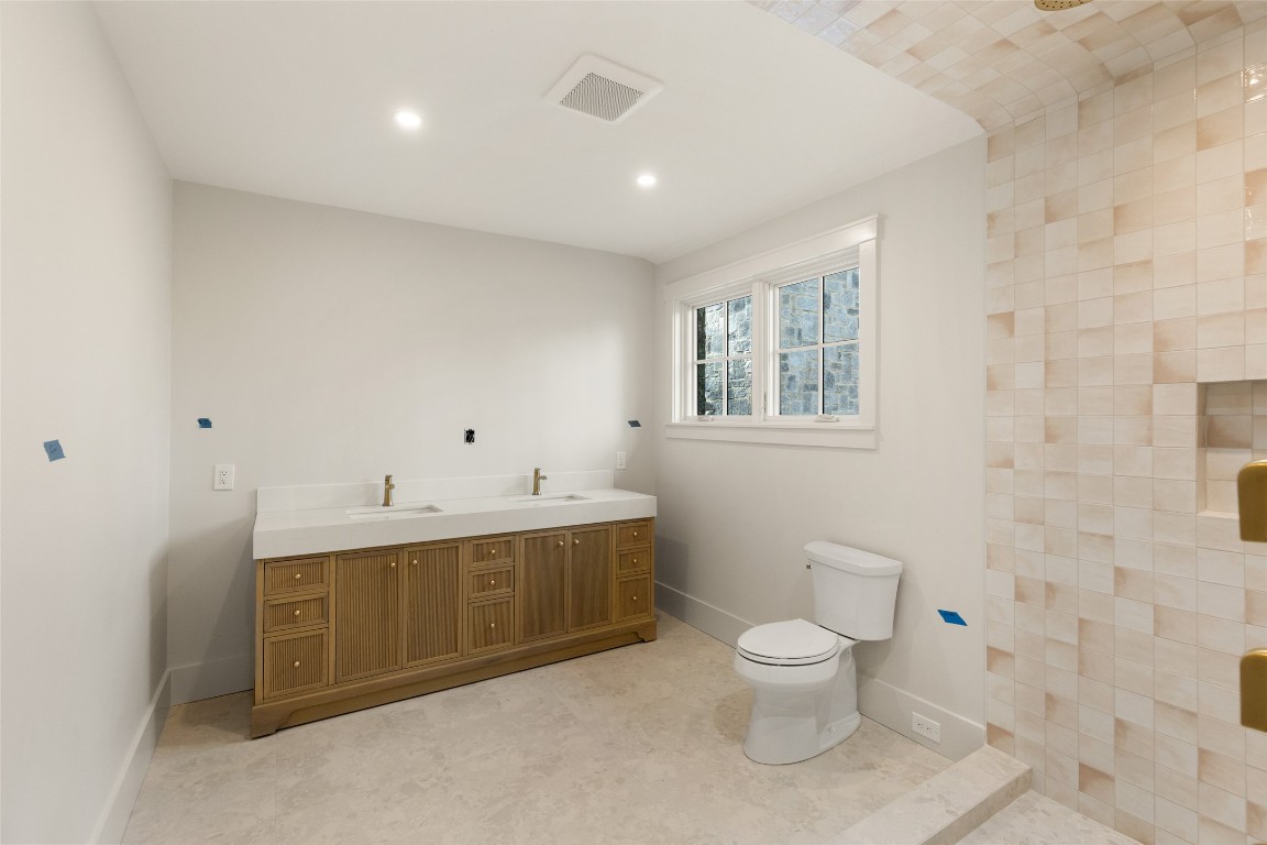 Highlands, North Carolina 28741, United States, 4 Bedrooms Bedrooms, ,5 BathroomsBathrooms,Residential,Active,254457