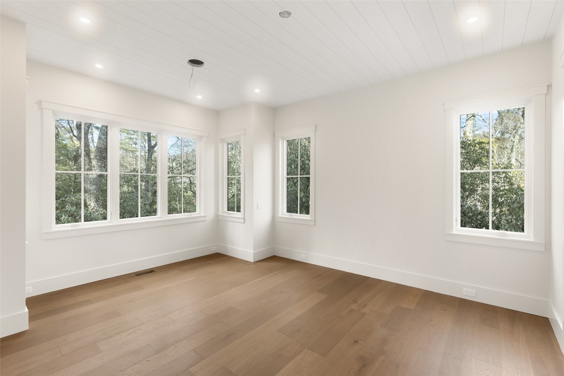 Highlands, North Carolina 28741, United States, 4 Bedrooms Bedrooms, ,5 BathroomsBathrooms,Residential,Active,254457