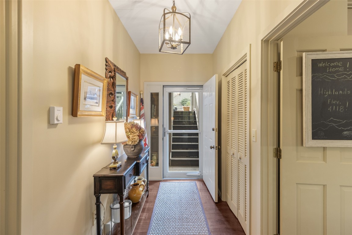 Highlands, North Carolina 28741, United States, 2 Bedrooms Bedrooms, ,2 BathroomsBathrooms,Residential,Pending,247723