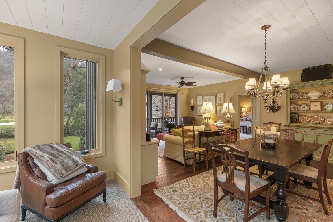 Highlands, North Carolina 28741, United States, 2 Bedrooms Bedrooms, ,2 BathroomsBathrooms,Residential,Pending,247723