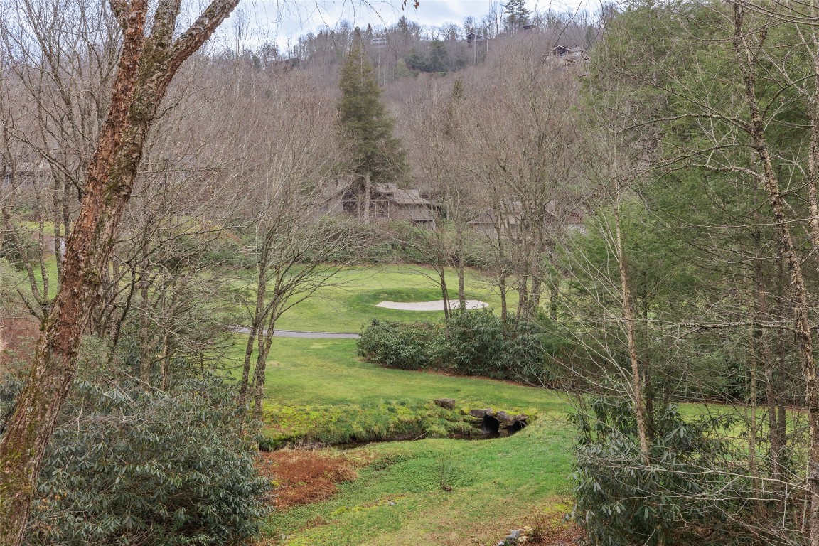 Highlands, North Carolina 28741, United States, 2 Bedrooms Bedrooms, ,2 BathroomsBathrooms,Residential,Pending,247723