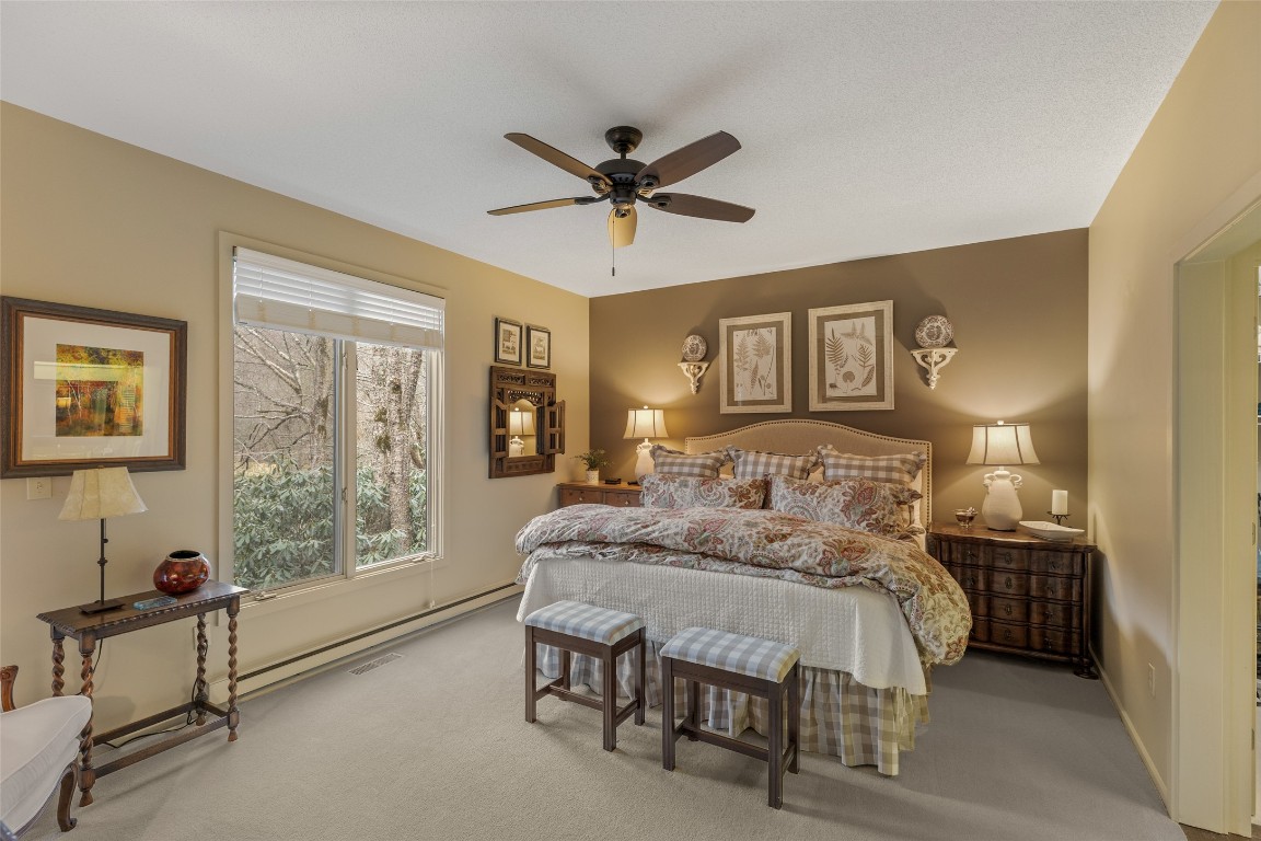 Highlands, North Carolina 28741, United States, 2 Bedrooms Bedrooms, ,2 BathroomsBathrooms,Residential,Pending,247723