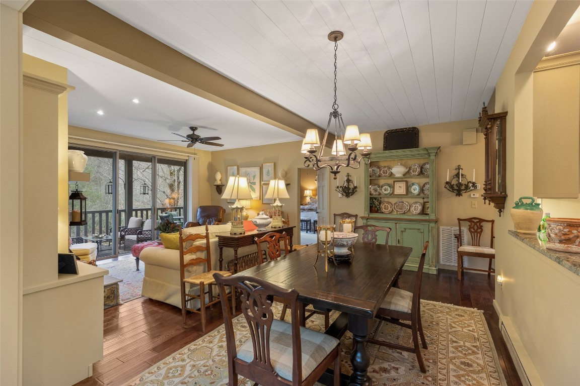 Highlands, North Carolina 28741, United States, 2 Bedrooms Bedrooms, ,2 BathroomsBathrooms,Residential,Pending,247723