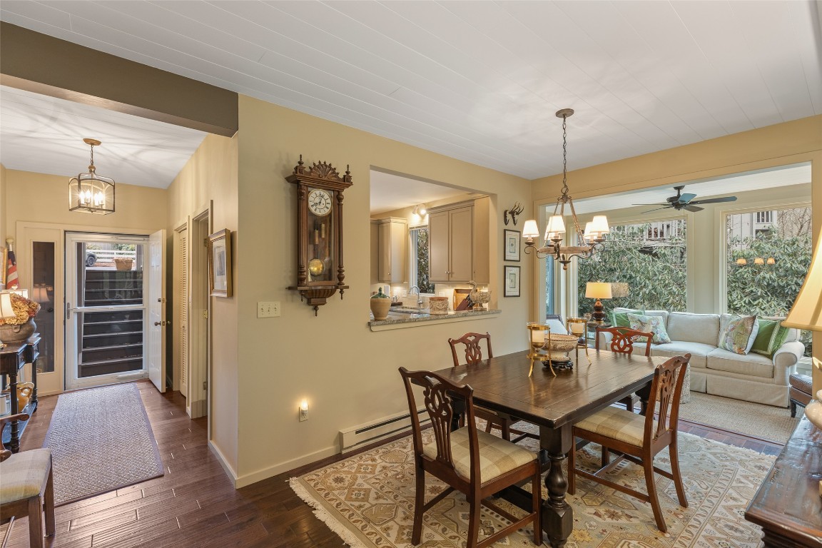 Highlands, North Carolina 28741, United States, 2 Bedrooms Bedrooms, ,2 BathroomsBathrooms,Residential,Pending,247723