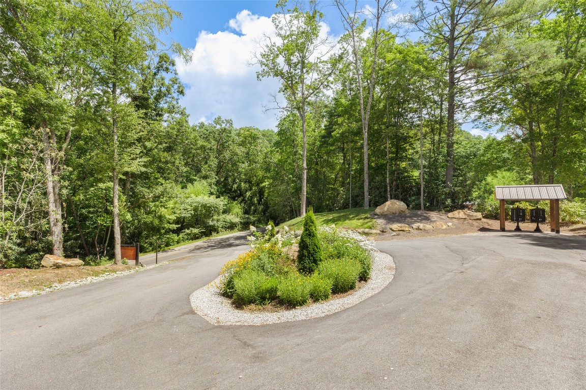 Cashiers, North Carolina 28717, United States, 4 Bedrooms Bedrooms, ,5 BathroomsBathrooms,Residential,Active,36537