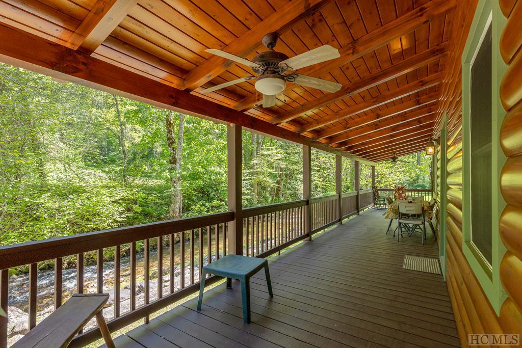 Highlands, North Carolina 28741, United States, 3 Bedrooms Bedrooms, ,3 BathroomsBathrooms,Residential,Active,81831