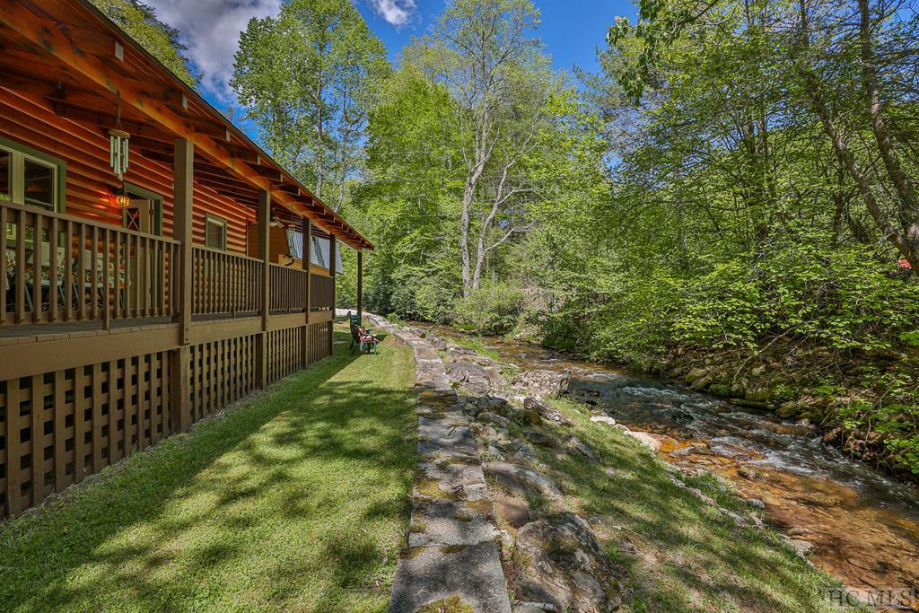 Highlands, North Carolina 28741, United States, 3 Bedrooms Bedrooms, ,3 BathroomsBathrooms,Residential,Active,81831