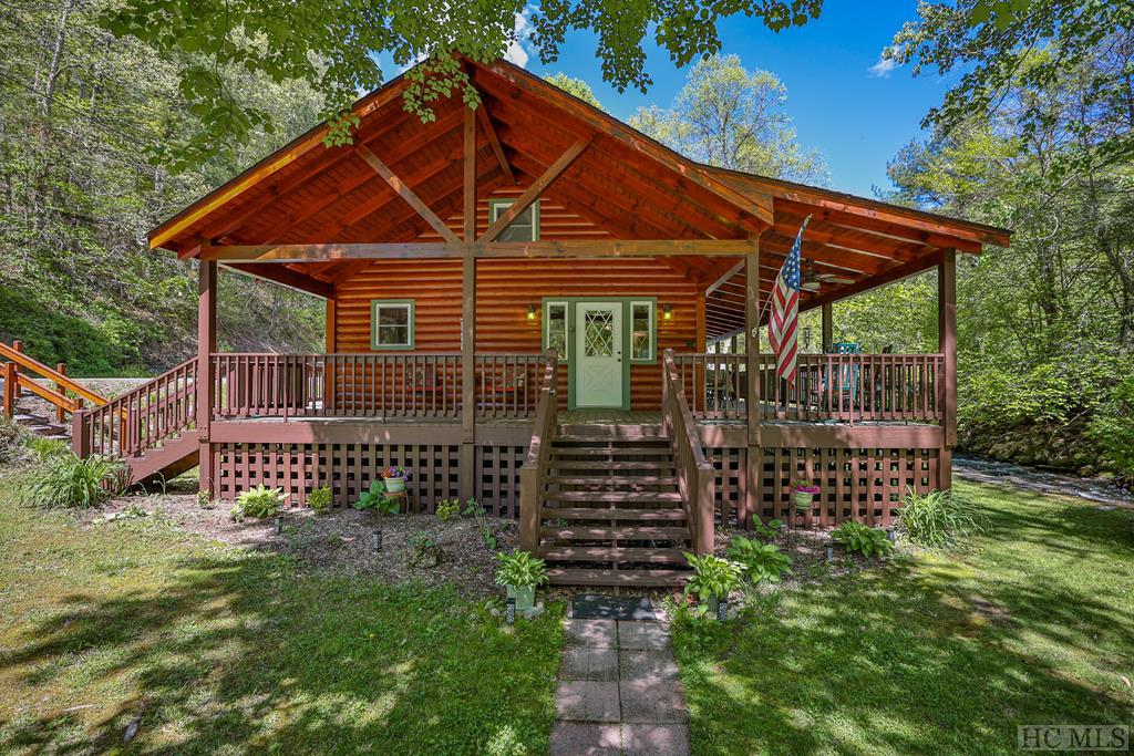 Highlands, North Carolina 28741, United States, 3 Bedrooms Bedrooms, ,3 BathroomsBathrooms,Residential,Active,81831