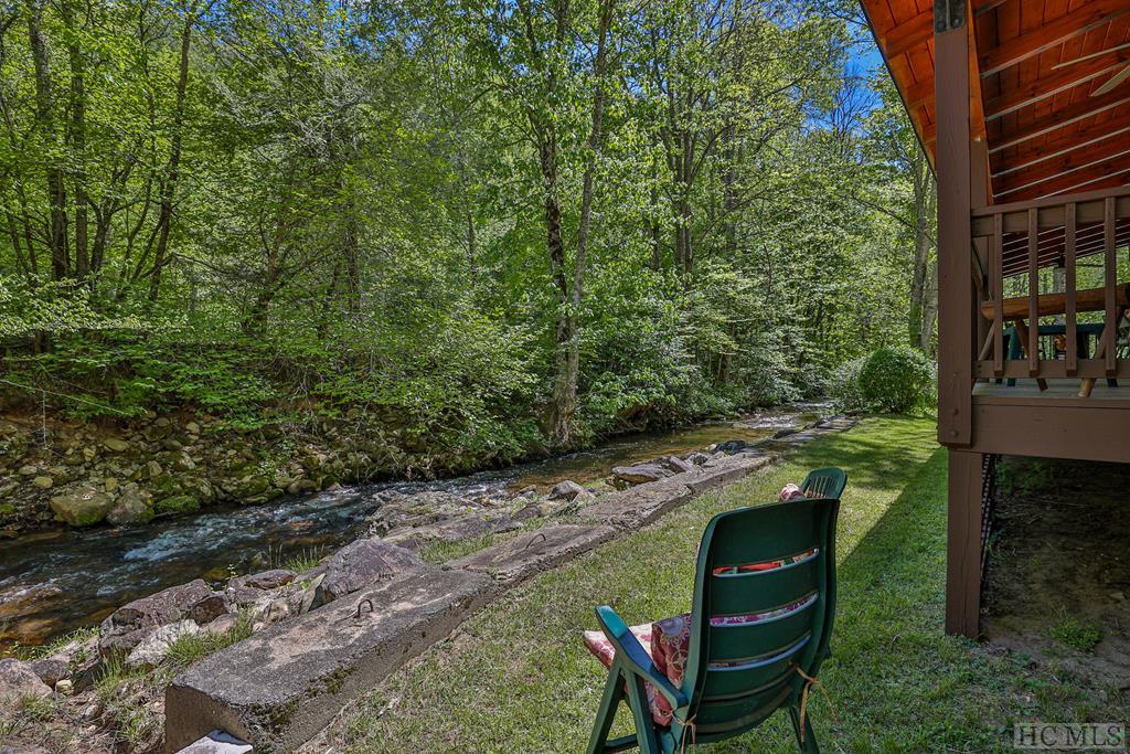 Highlands, North Carolina 28741, United States, 3 Bedrooms Bedrooms, ,3 BathroomsBathrooms,Residential,Active,81831