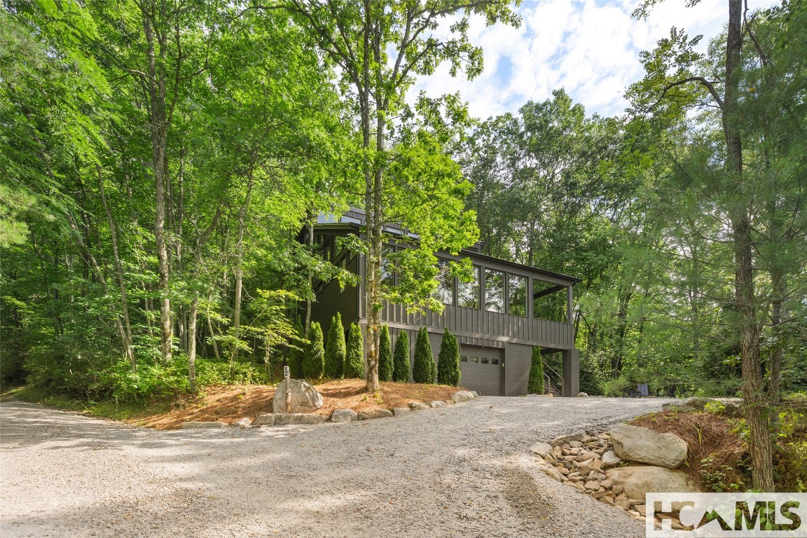 Scaly Mountain, North Carolina 28775, United States, 2 Bedrooms Bedrooms, ,2 BathroomsBathrooms,Residential,Active,250381
