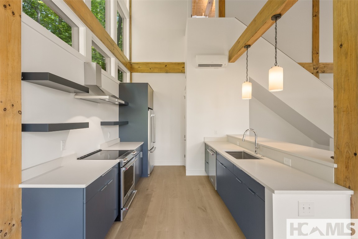 Scaly Mountain, North Carolina 28775, United States, 2 Bedrooms Bedrooms, ,2 BathroomsBathrooms,Residential,Active,250381