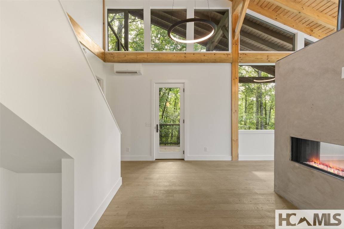 Scaly Mountain, North Carolina 28775, United States, 2 Bedrooms Bedrooms, ,2 BathroomsBathrooms,Residential,Active,250381