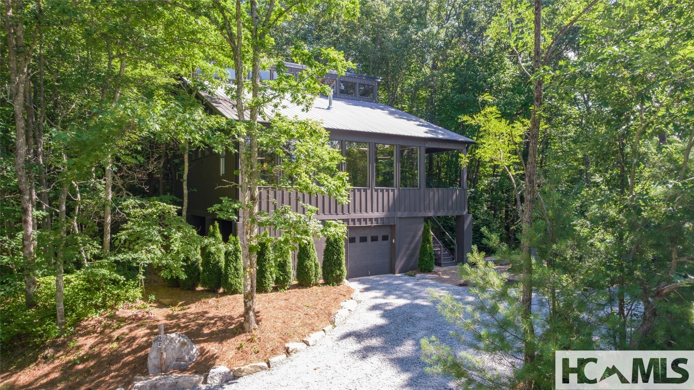 Scaly Mountain, North Carolina 28775, United States, 2 Bedrooms Bedrooms, ,2 BathroomsBathrooms,Residential,Active,250381