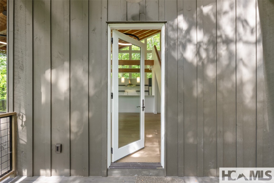 Scaly Mountain, North Carolina 28775, United States, 2 Bedrooms Bedrooms, ,2 BathroomsBathrooms,Residential,Active,250381