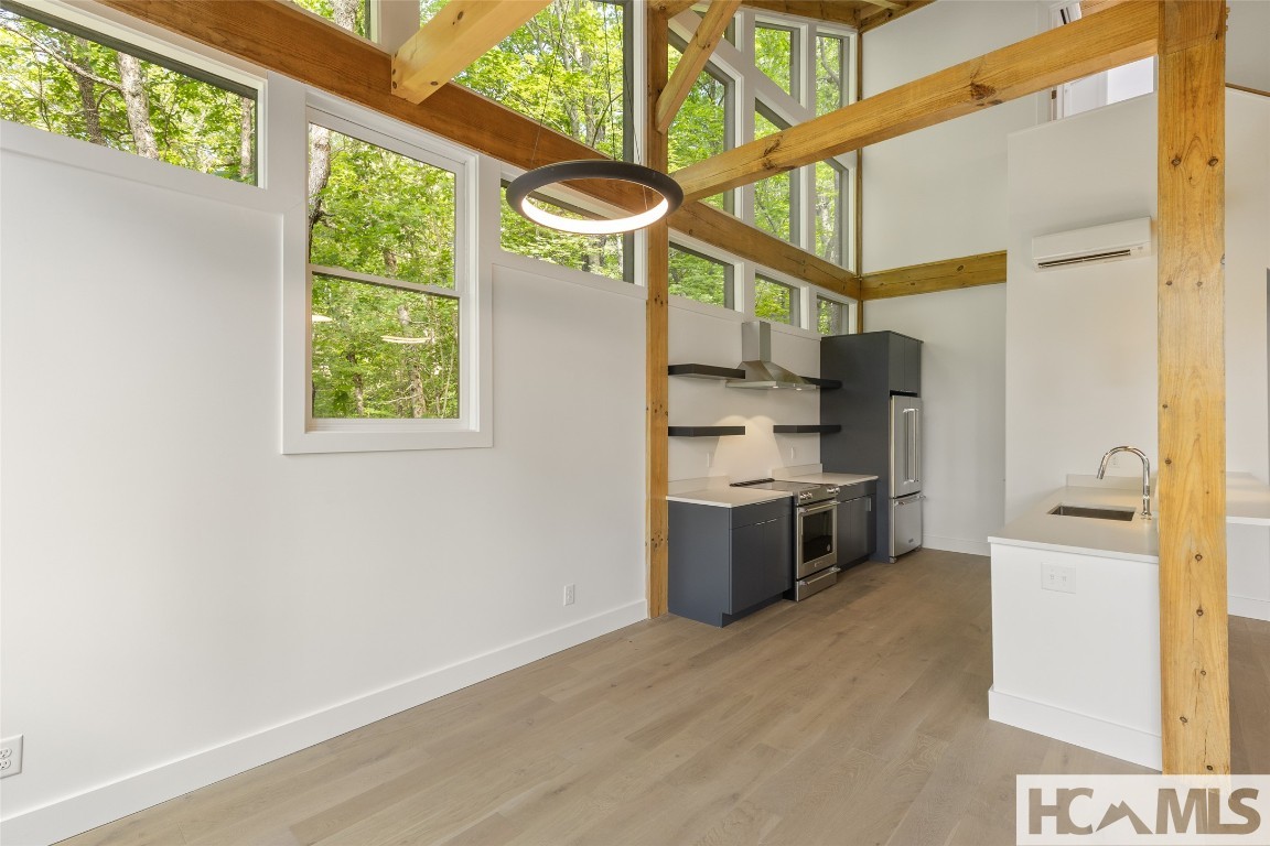 Scaly Mountain, North Carolina 28775, United States, 2 Bedrooms Bedrooms, ,2 BathroomsBathrooms,Residential,Active,250381