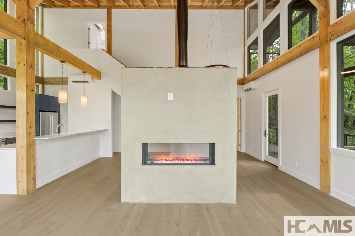 Scaly Mountain, North Carolina 28775, United States, 2 Bedrooms Bedrooms, ,2 BathroomsBathrooms,Residential,Active,250381