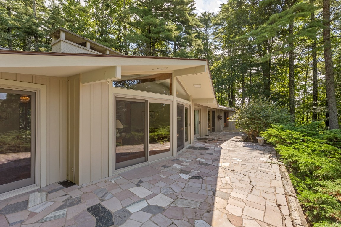 Highlands, North Carolina 28741, United States, 4 Bedrooms Bedrooms, ,3 BathroomsBathrooms,Residential,Active,216666