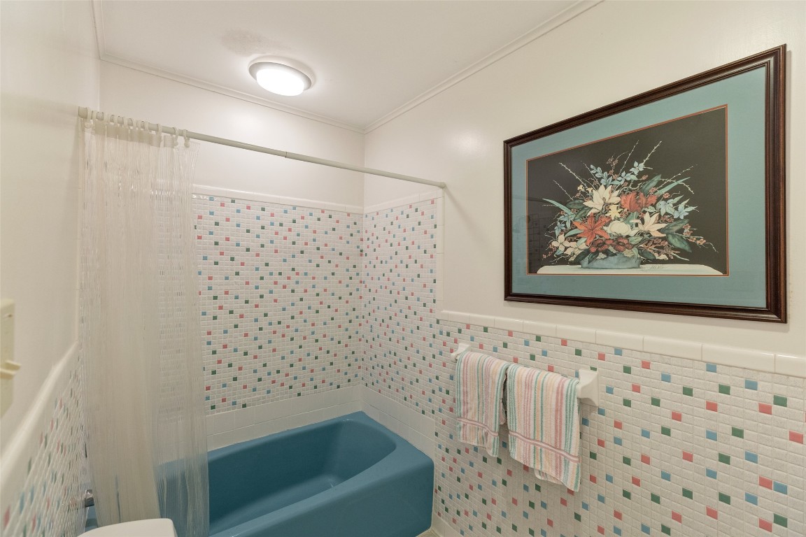 Highlands, North Carolina 28741, United States, 4 Bedrooms Bedrooms, ,3 BathroomsBathrooms,Residential,Active,216666