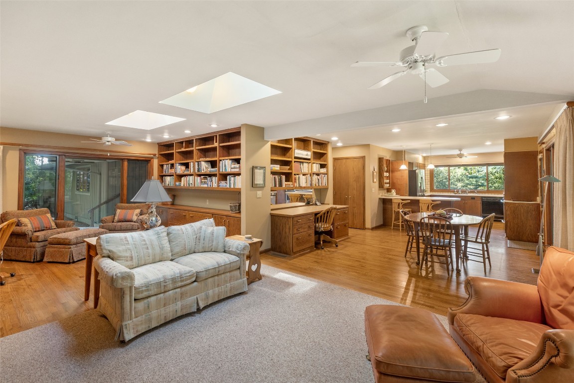 Highlands, North Carolina 28741, United States, 4 Bedrooms Bedrooms, ,3 BathroomsBathrooms,Residential,Active,216666