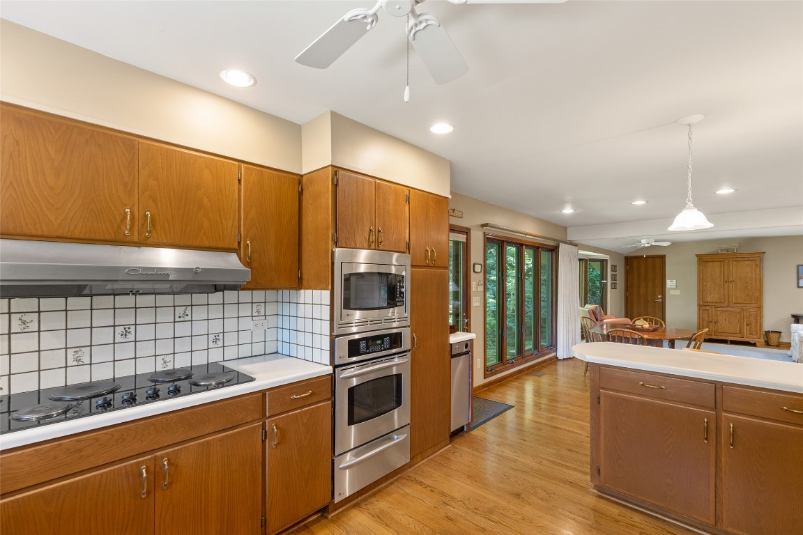 Highlands, North Carolina 28741, United States, 4 Bedrooms Bedrooms, ,3 BathroomsBathrooms,Residential,Active,216666