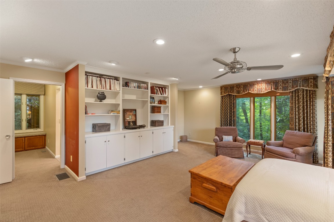 Highlands, North Carolina 28741, United States, 4 Bedrooms Bedrooms, ,3 BathroomsBathrooms,Residential,Active,216666