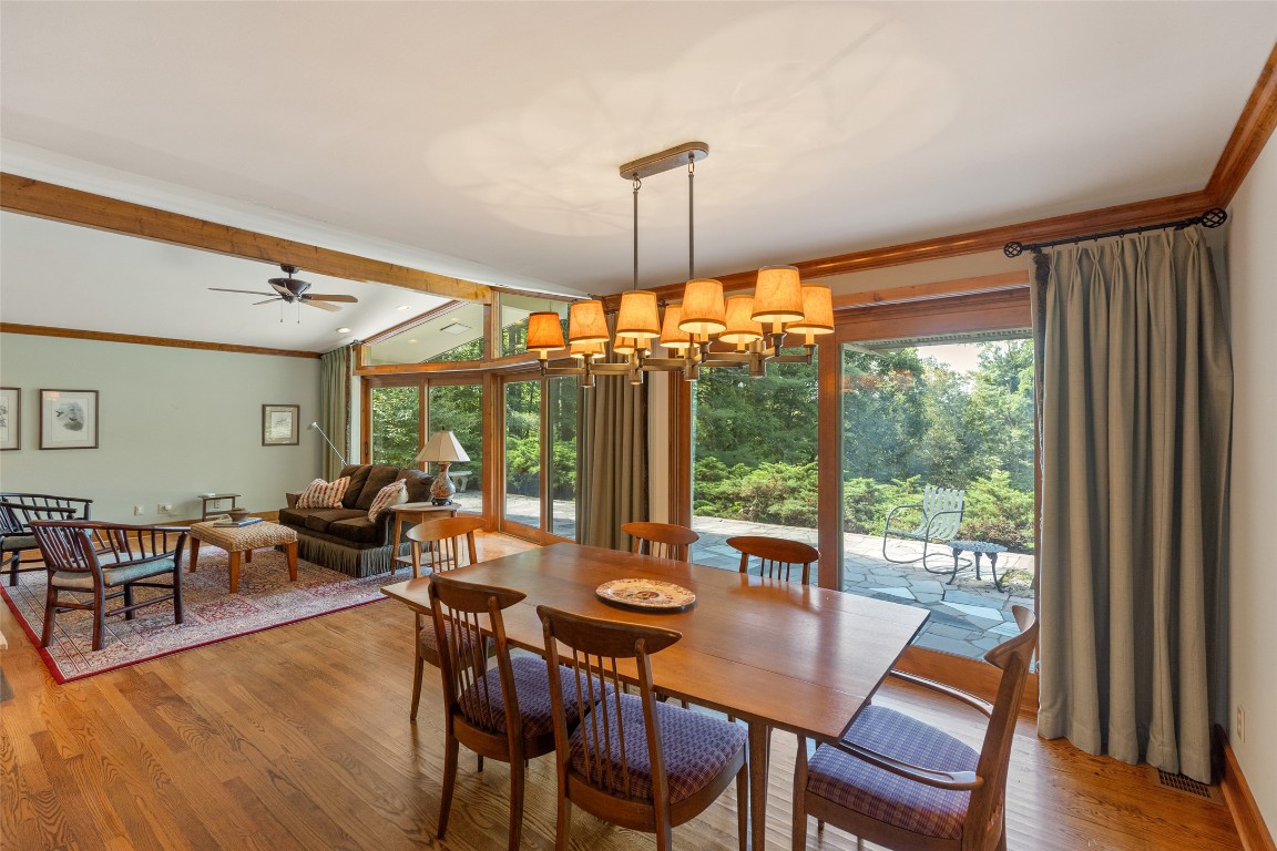 Highlands, North Carolina 28741, United States, 4 Bedrooms Bedrooms, ,3 BathroomsBathrooms,Residential,Active,216666