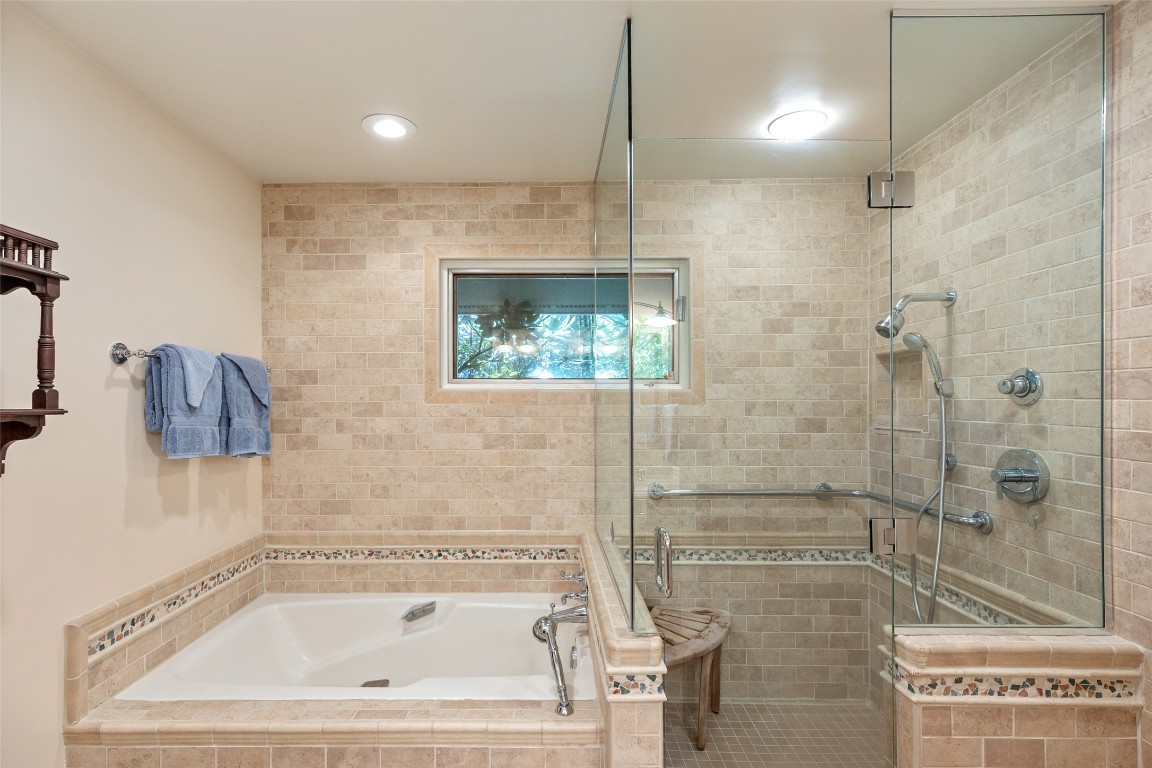 Highlands, North Carolina 28741, United States, 4 Bedrooms Bedrooms, ,3 BathroomsBathrooms,Residential,Active,216666