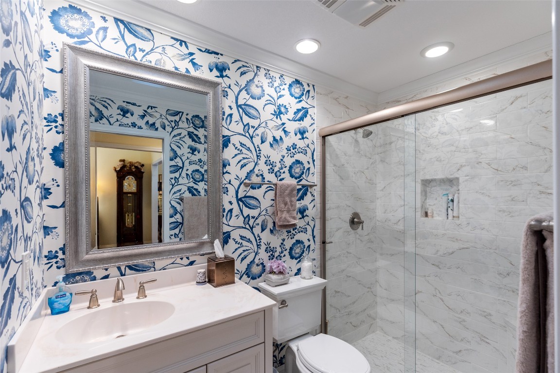 Highlands, North Carolina 28741, United States, 3 Bedrooms Bedrooms, ,3 BathroomsBathrooms,Residential,Pending,200037