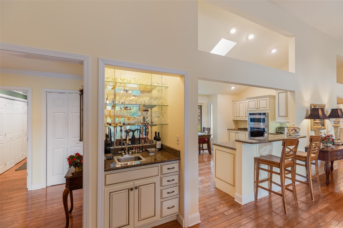 Highlands, North Carolina 28741, United States, 3 Bedrooms Bedrooms, ,3 BathroomsBathrooms,Residential,Pending,200037