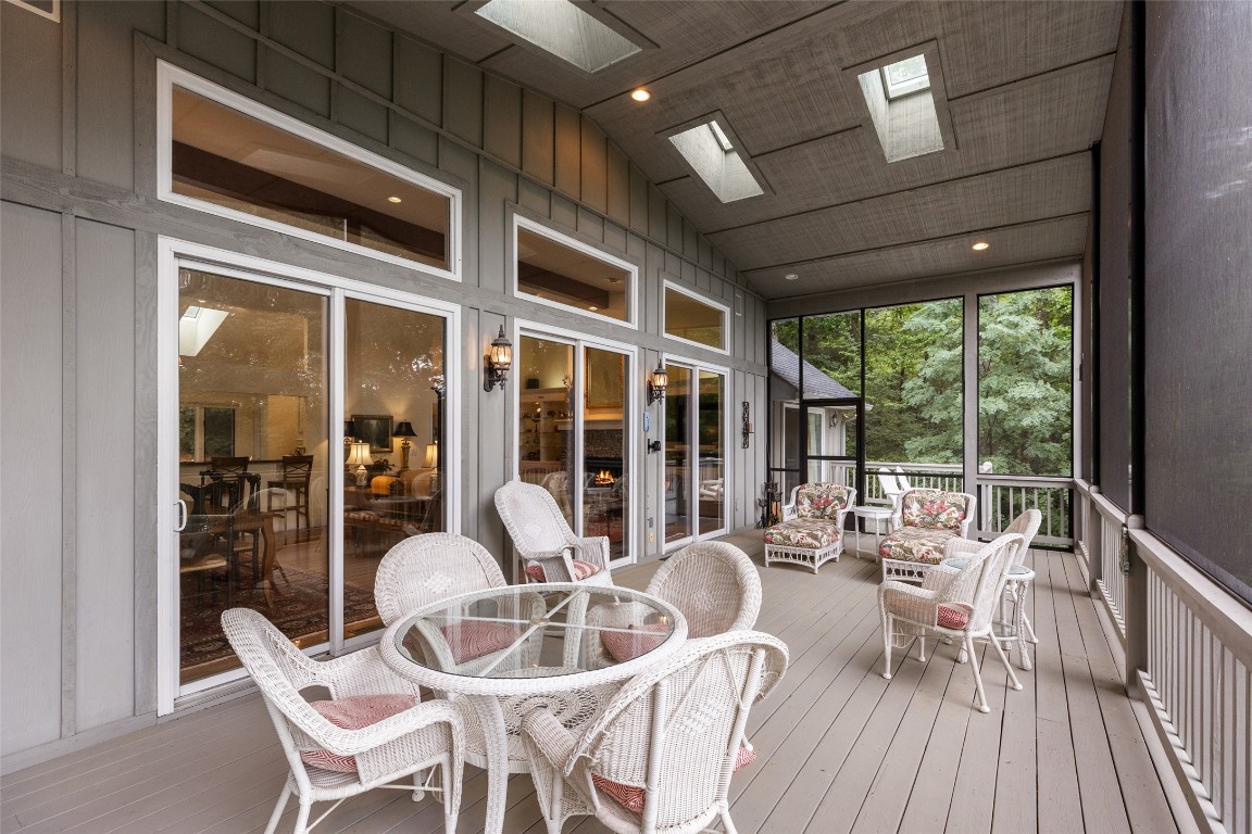 Highlands, North Carolina 28741, United States, 3 Bedrooms Bedrooms, ,3 BathroomsBathrooms,Residential,Pending,200037