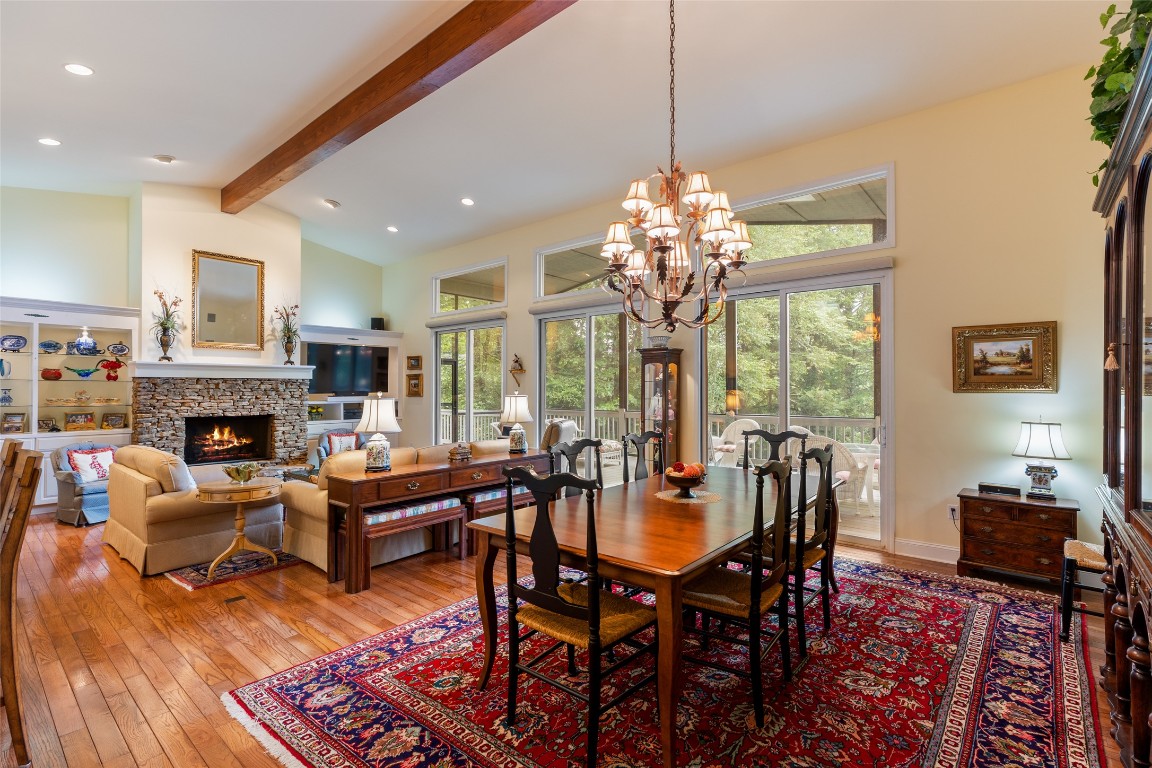 Highlands, North Carolina 28741, United States, 3 Bedrooms Bedrooms, ,3 BathroomsBathrooms,Residential,Pending,200037