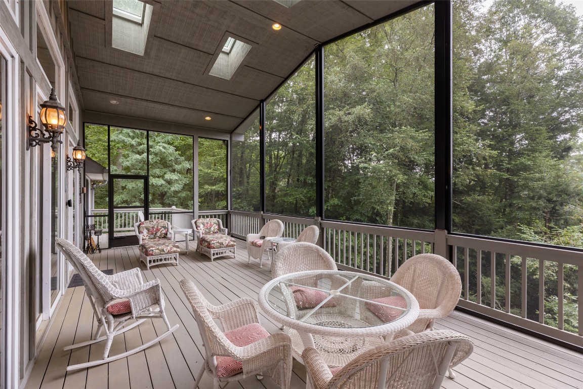 Highlands, North Carolina 28741, United States, 3 Bedrooms Bedrooms, ,3 BathroomsBathrooms,Residential,Pending,200037