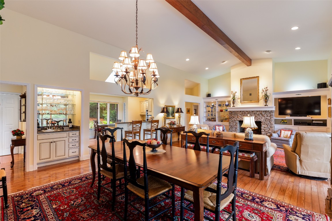 Highlands, North Carolina 28741, United States, 3 Bedrooms Bedrooms, ,3 BathroomsBathrooms,Residential,Pending,200037