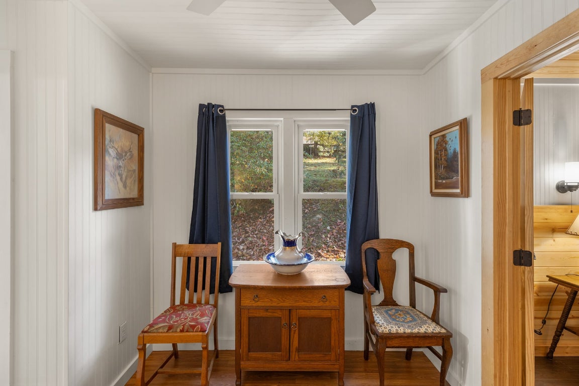 Highlands, North Carolina 28741, United States, 3 Bedrooms Bedrooms, ,2 BathroomsBathrooms,Residential,Active,238773