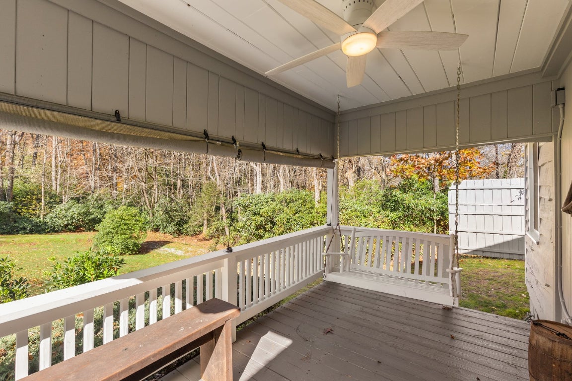 Highlands, North Carolina 28741, United States, 3 Bedrooms Bedrooms, ,2 BathroomsBathrooms,Residential,Active,238773