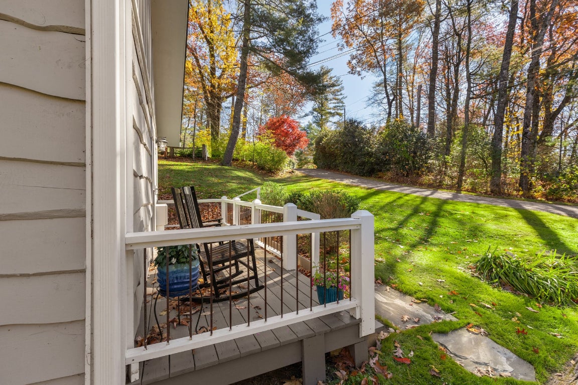 Highlands, North Carolina 28741, United States, 3 Bedrooms Bedrooms, ,2 BathroomsBathrooms,Residential,Active,238773