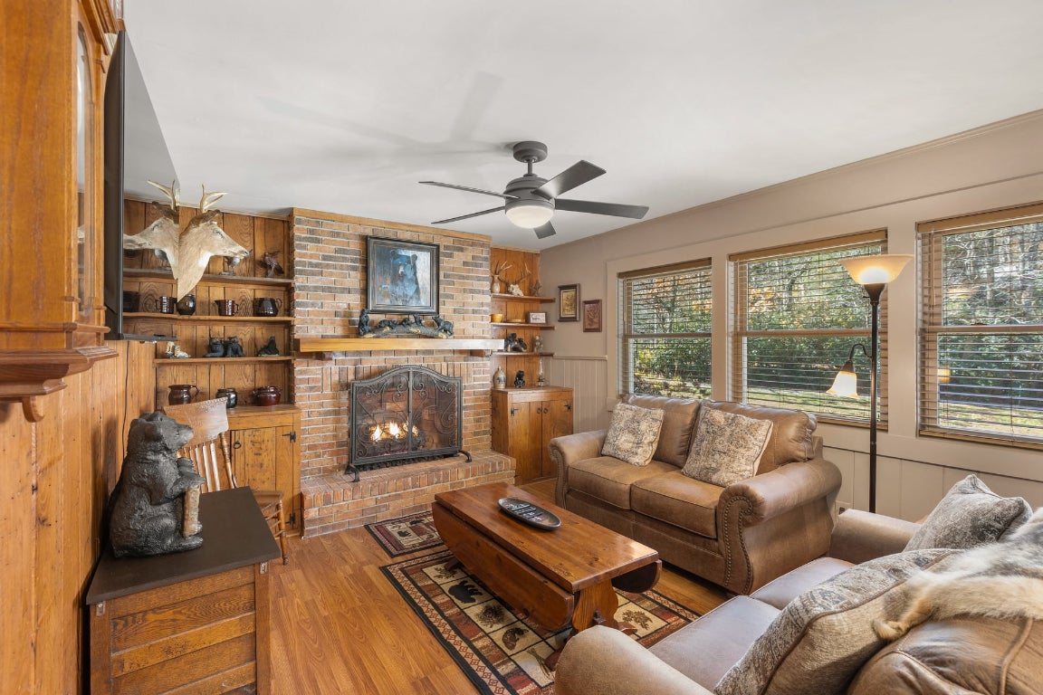 Highlands, North Carolina 28741, United States, 3 Bedrooms Bedrooms, ,2 BathroomsBathrooms,Residential,Active,238773