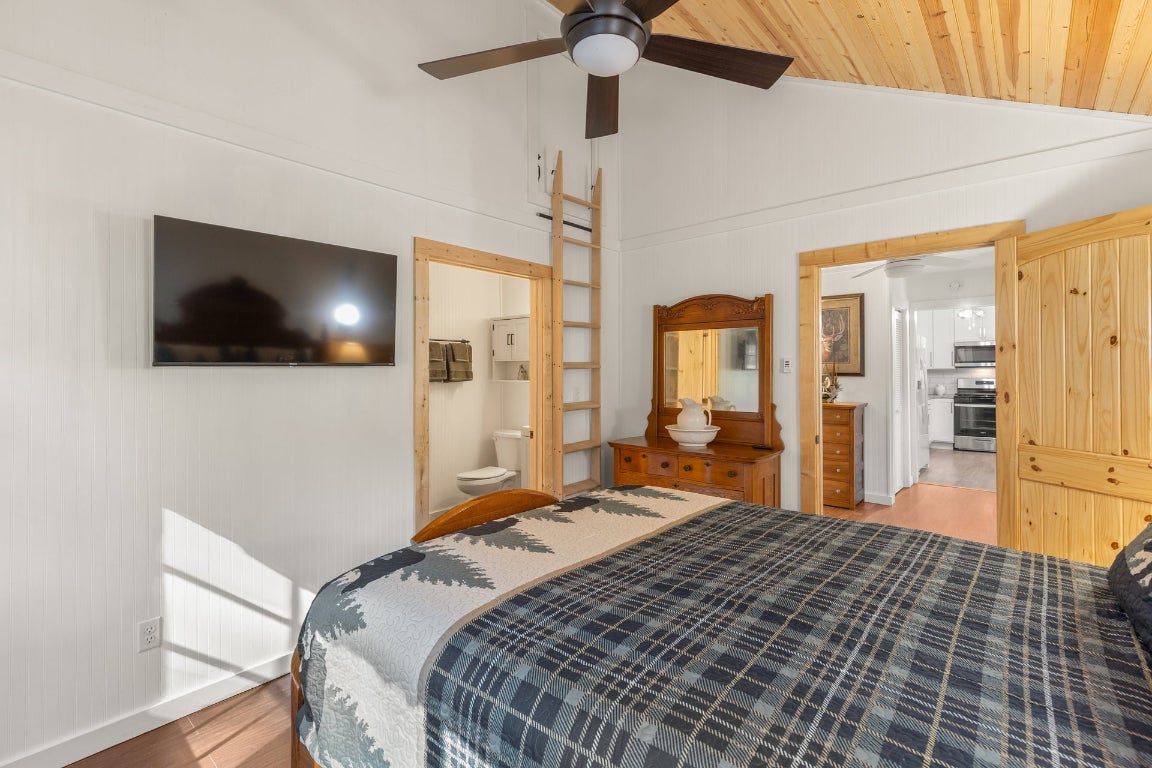 Highlands, North Carolina 28741, United States, 3 Bedrooms Bedrooms, ,2 BathroomsBathrooms,Residential,Active,238773