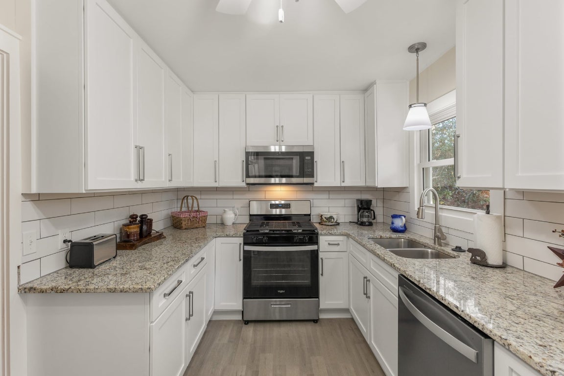 Highlands, North Carolina 28741, United States, 3 Bedrooms Bedrooms, ,2 BathroomsBathrooms,Residential,Active,238773