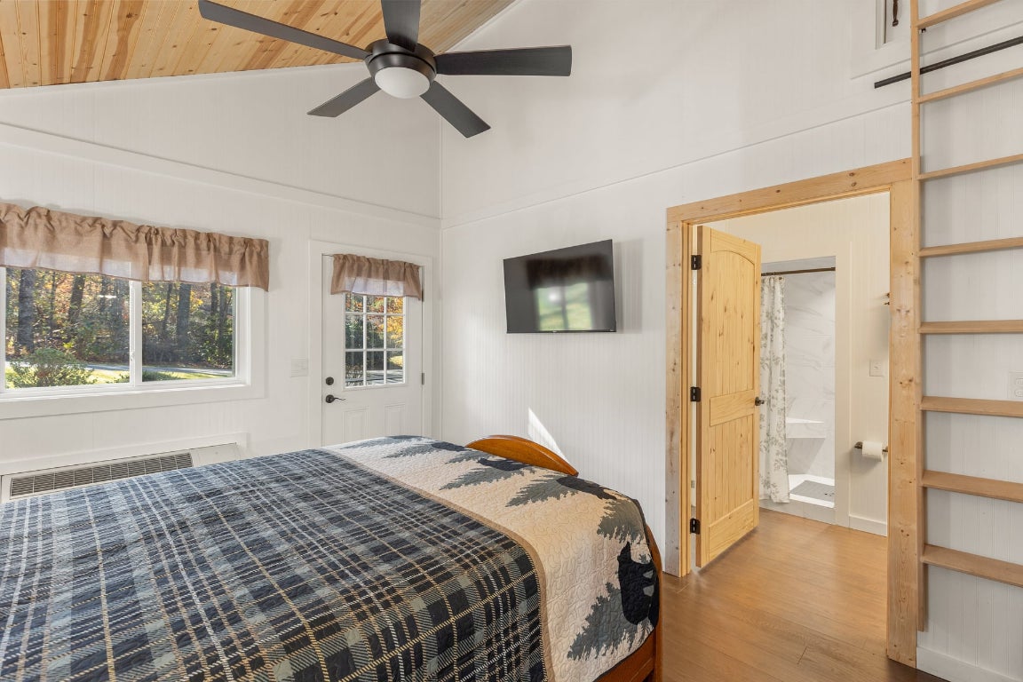 Highlands, North Carolina 28741, United States, 3 Bedrooms Bedrooms, ,2 BathroomsBathrooms,Residential,Active,238773