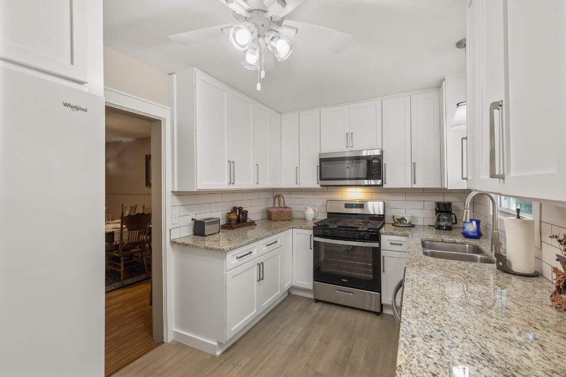 Highlands, North Carolina 28741, United States, 3 Bedrooms Bedrooms, ,2 BathroomsBathrooms,Residential,Active,238773