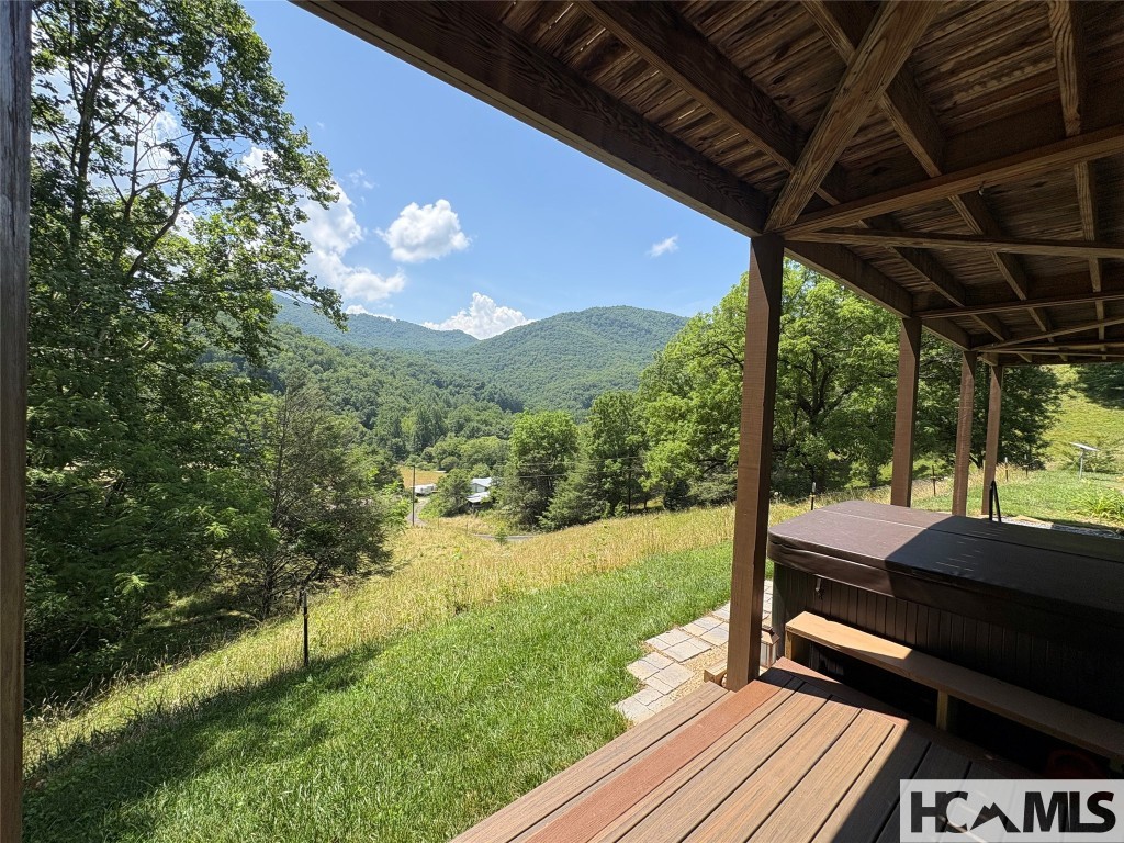 Cullowhee, North Carolina 28723, United States, 3 Bedrooms Bedrooms, ,3 BathroomsBathrooms,Residential,Active,189518