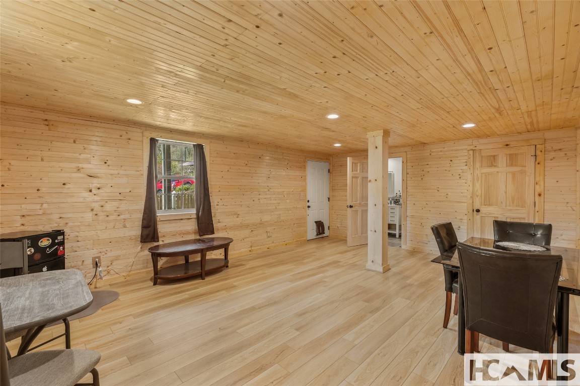 Cullowhee, North Carolina 28723, United States, 3 Bedrooms Bedrooms, ,3 BathroomsBathrooms,Residential,Active,189518