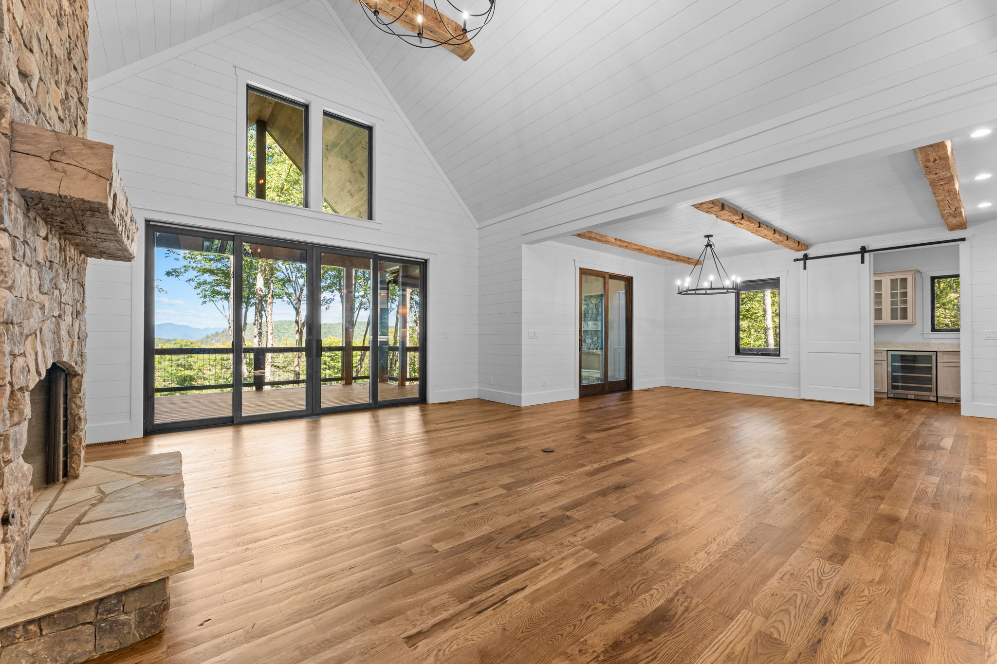 906 New Settlers Way