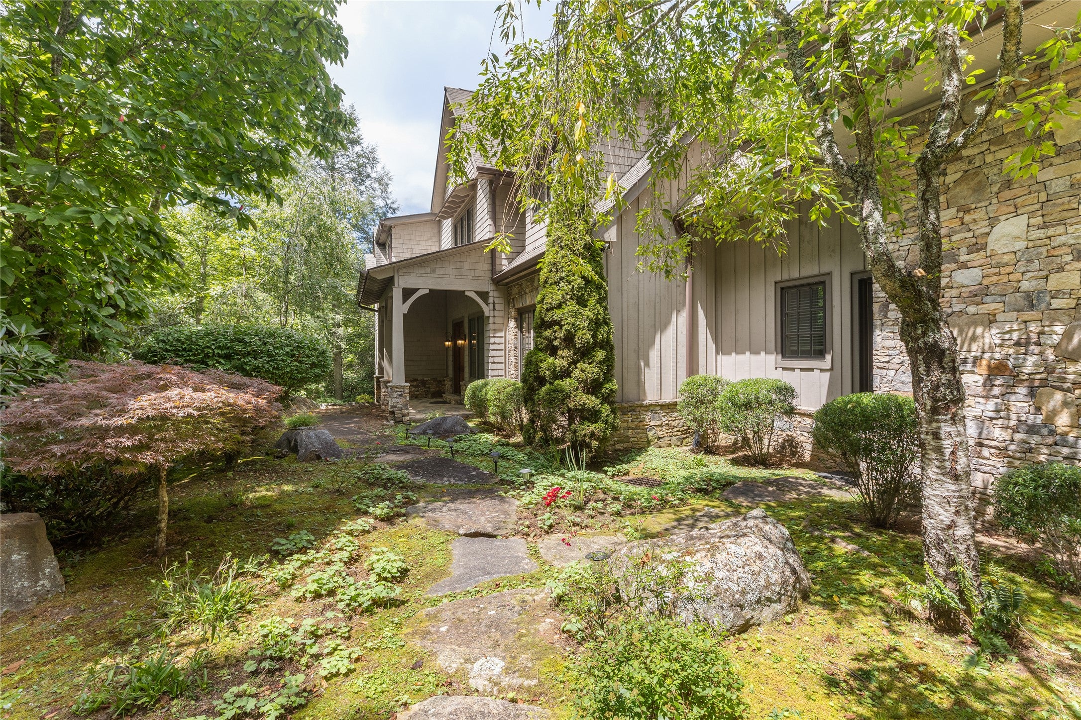 115 W Falls Court