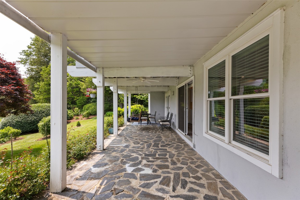 Highlands, North Carolina 28741, United States, 3 Bedrooms Bedrooms, ,4 BathroomsBathrooms,Residential,Active,143976