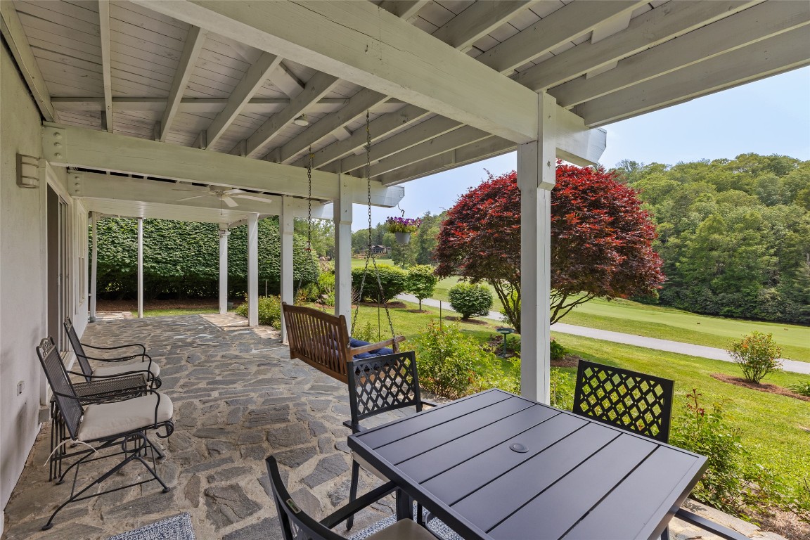 Highlands, North Carolina 28741, United States, 3 Bedrooms Bedrooms, ,4 BathroomsBathrooms,Residential,Active,143976