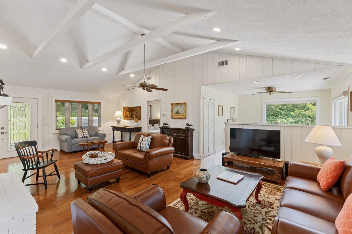 Highlands, North Carolina 28741, United States, 3 Bedrooms Bedrooms, ,4 BathroomsBathrooms,Residential,Active,143976