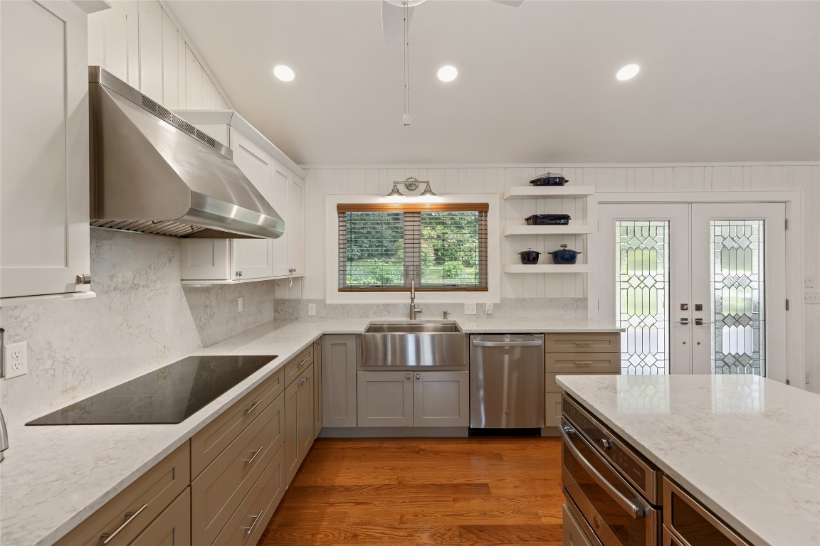 Highlands, North Carolina 28741, United States, 3 Bedrooms Bedrooms, ,4 BathroomsBathrooms,Residential,Active,143976