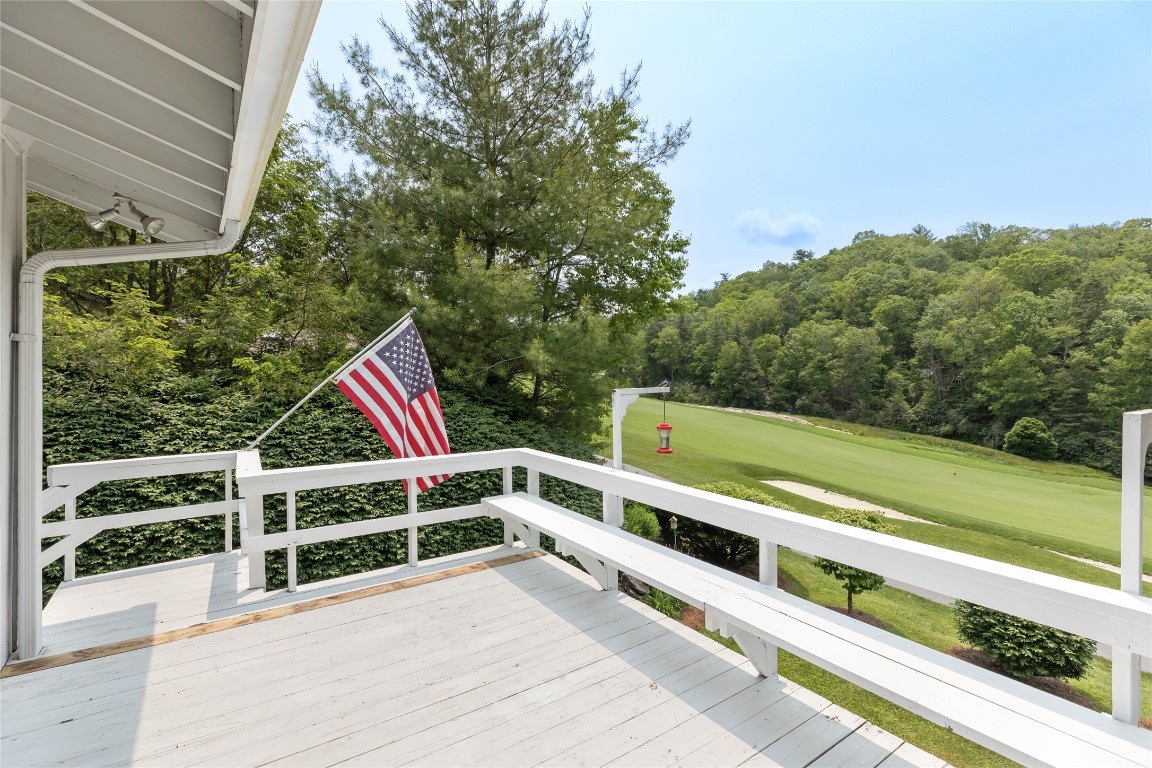 Highlands, North Carolina 28741, United States, 3 Bedrooms Bedrooms, ,4 BathroomsBathrooms,Residential,Active,143976